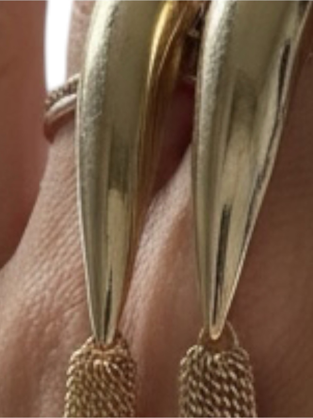 Bansri Mehta Gold Tassel Waterfall Statement Ring EUC - Picture 7 of 10